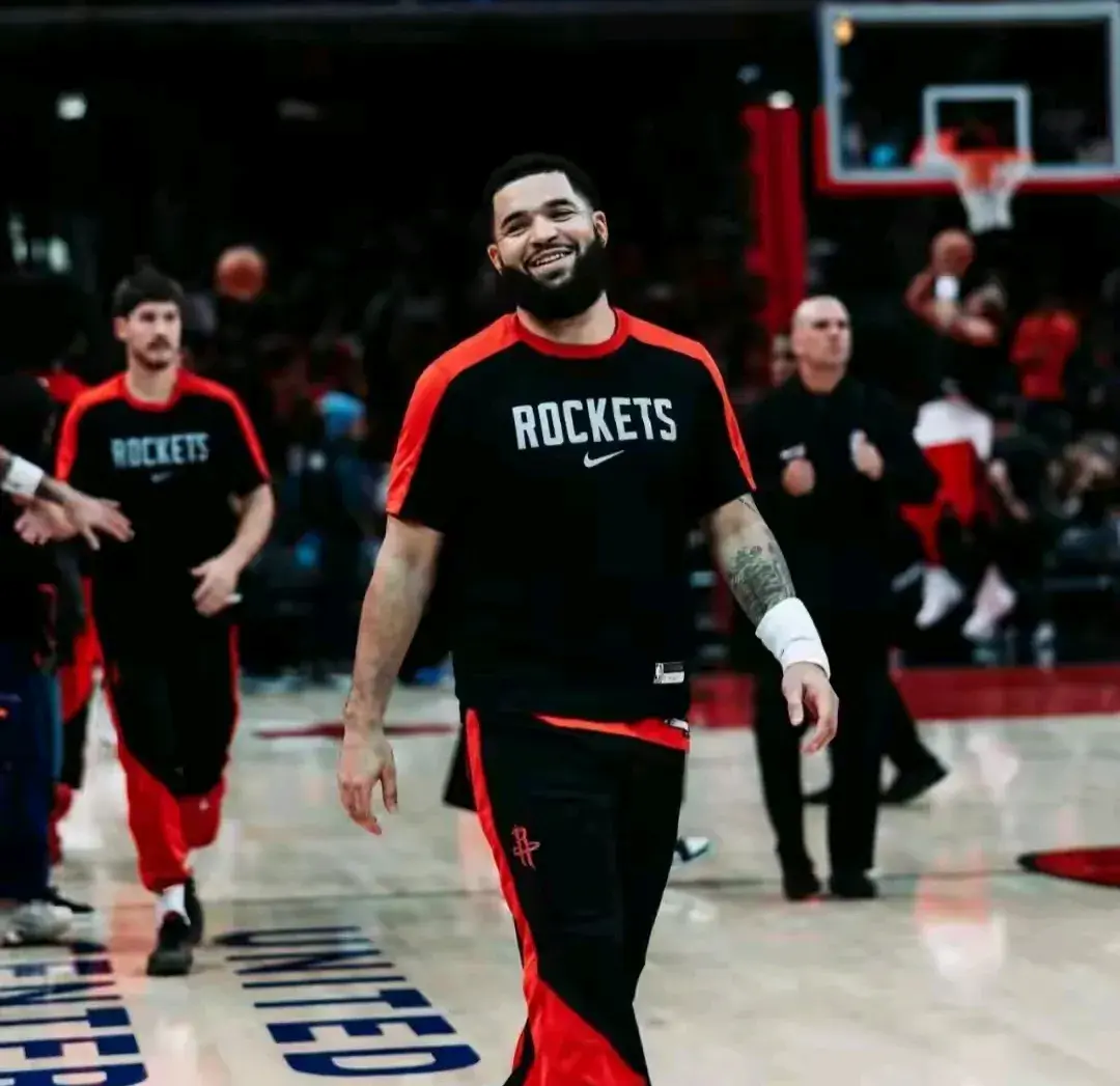 队逻辑, 位列当赛季, 万美元年薪 队逻辑, 位列当赛季, 万美元年薪