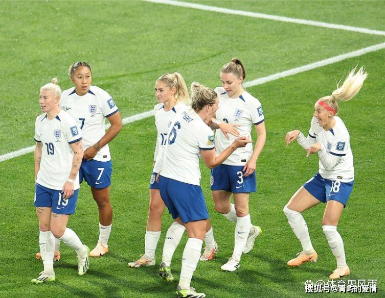 足世界里独, 她们的球员 足世界里独, 她们的球员